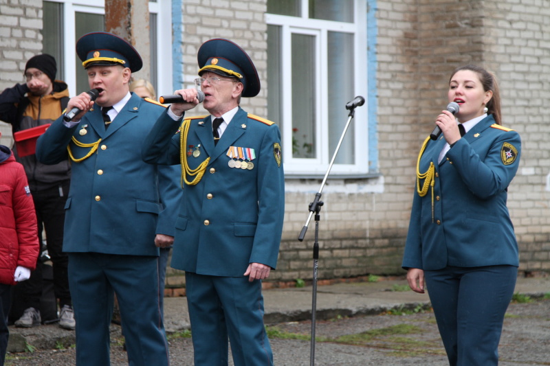 В Новосибирской области появилась аллея спасателей МЧС России (видео)