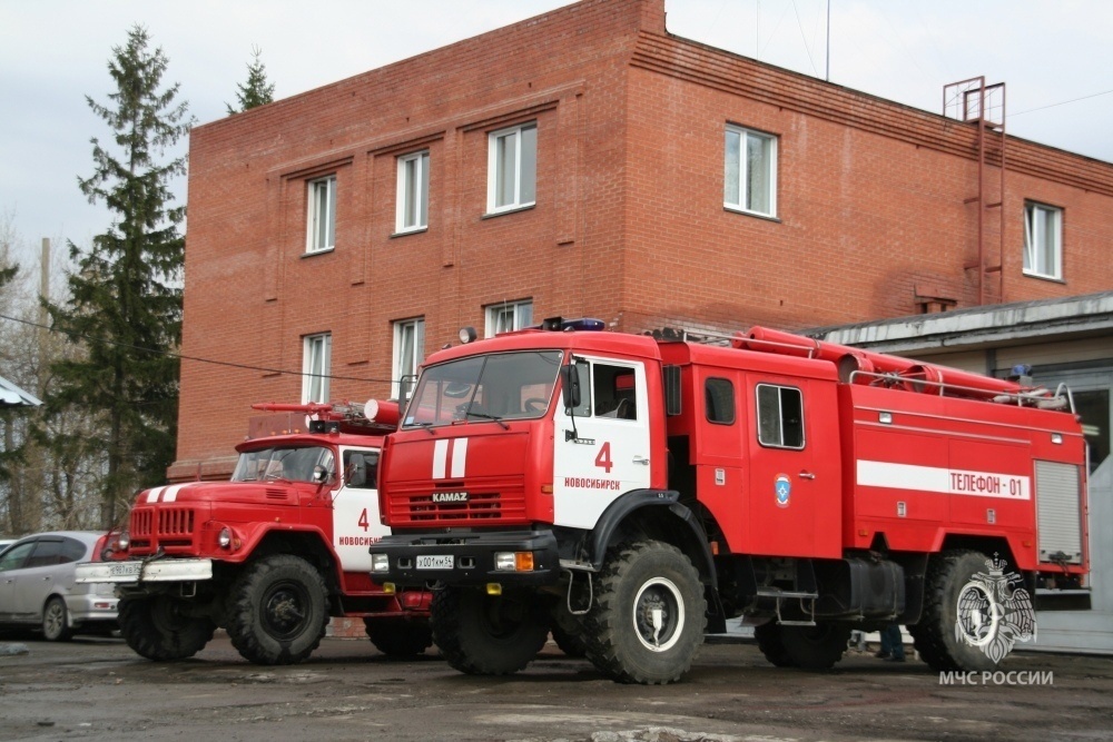 Частные пожарные. Пожарная охрана Новосибирск. Пожарная часть Дзержинского района в Новосибирске. Пожарная часть в Дзержинском. Пожарная часть Дзержинский Московской области.