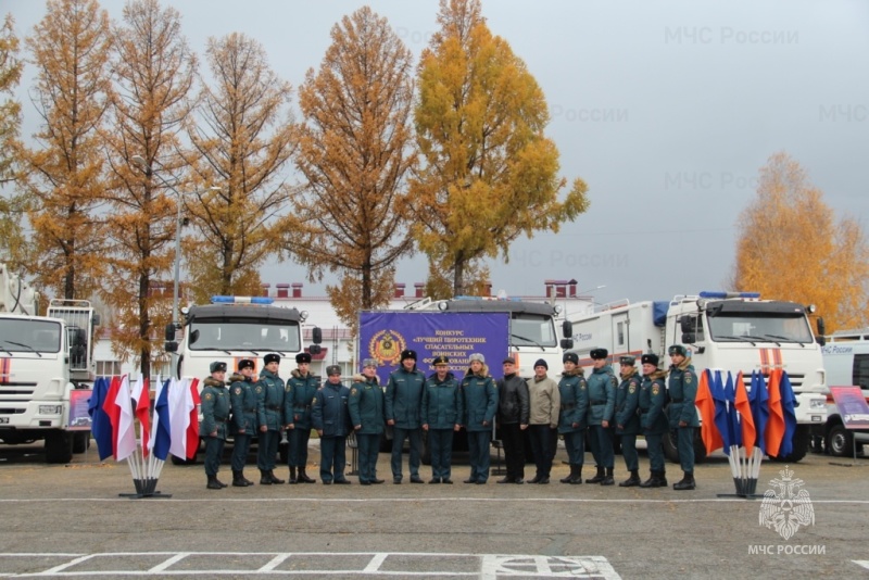 Лучший пиротехник МЧС России служит в Сибирском спасательном центре