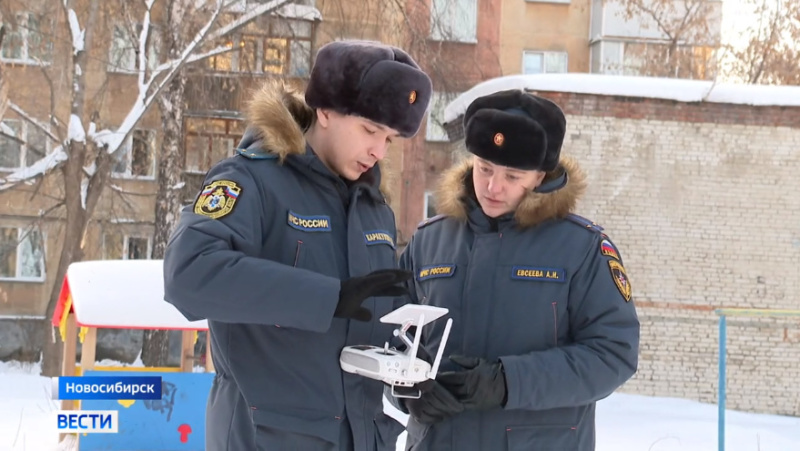 Квадрокоптеры снова запустили в небо Новосибирска для проверки уборки крыш от снега. ГТРК Новосибирск. 30.12.2022