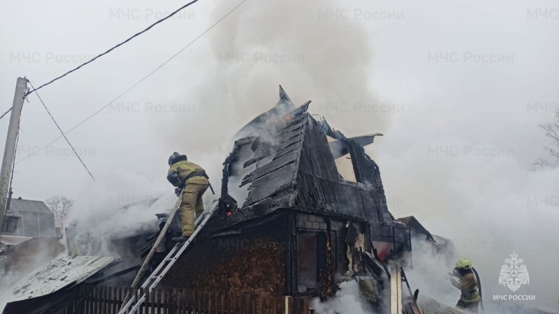 200 пожаров ликвидировали сотрудники МЧС России в Новосибирской области на прошлой неделе