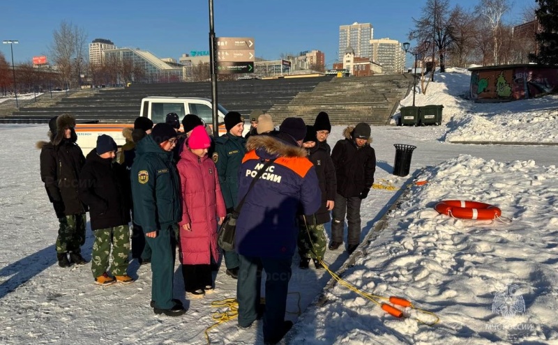 Новосибирские кадеты приняли участие в акции по безопасности людей на льду водоемов