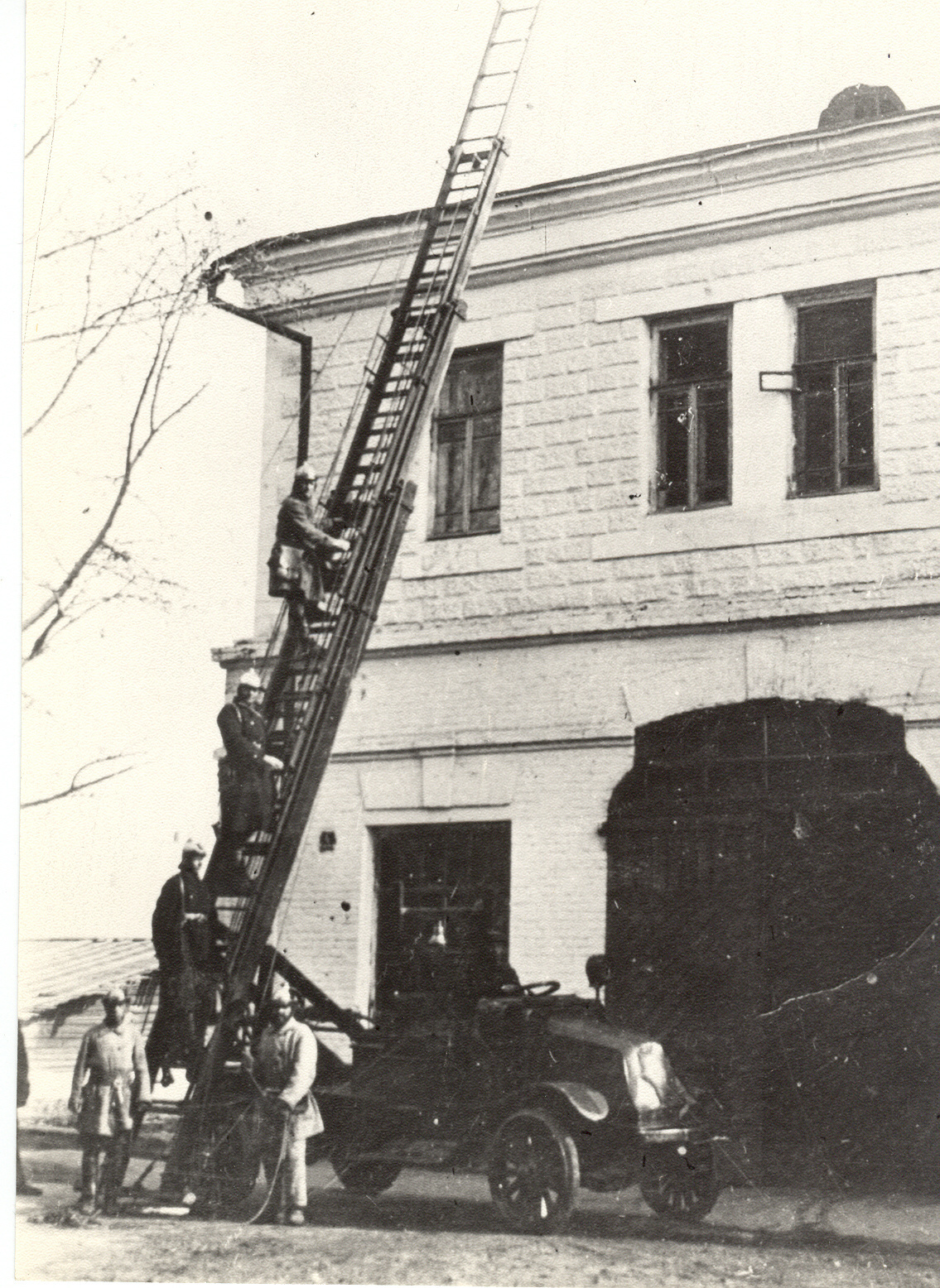 1910-е – начало 1940-ых. Новосибирские пожарные в довоенное время - 125 лет  пожарной охране Новосибирской области - Главное управление МЧС России по  Новосибирской области